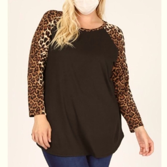 HOST PICK !!!💫🎉💕Leopard Print Contrast Sleeve Tunic - Picture 4 of 5